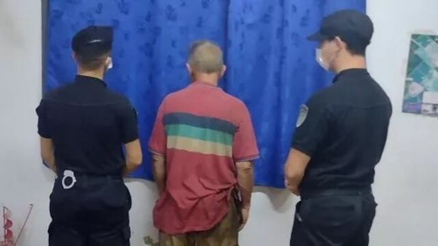 Maltrato animal en Alem: arrastraba a un perro con su moto y fue detenido.