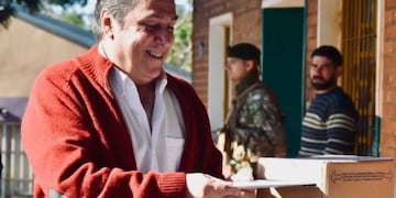 Elecciones PASO 2023: el precandidato a diputado nacional, Alfredo Schiavoni, emitió su voto.