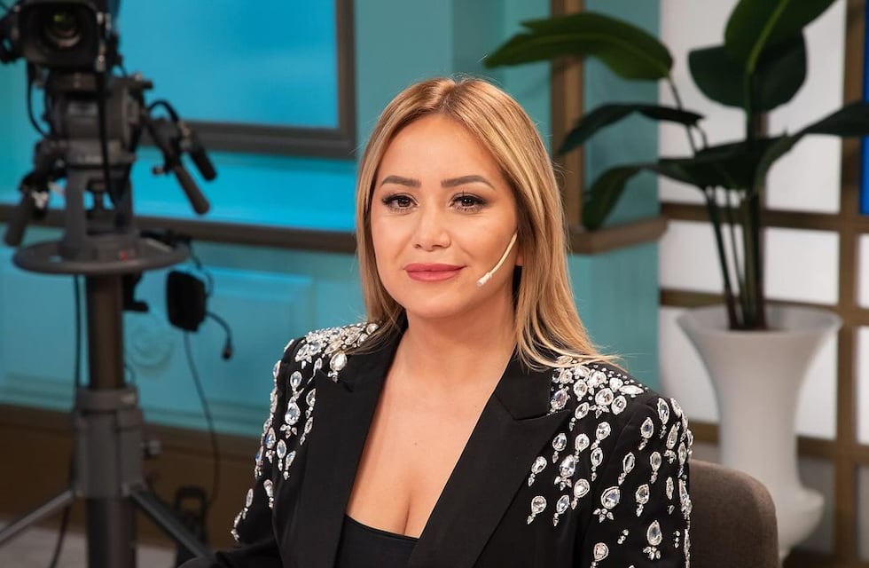 Karina La Princesita enamoró a sus fans con un look a pura sensualidad: minifalda, botas y mucho escote