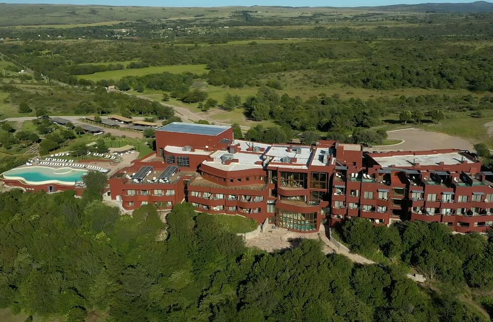 Campo de golf, spa y 8 restaurantes: así es el hotel all inclusive que es furor en Córdoba