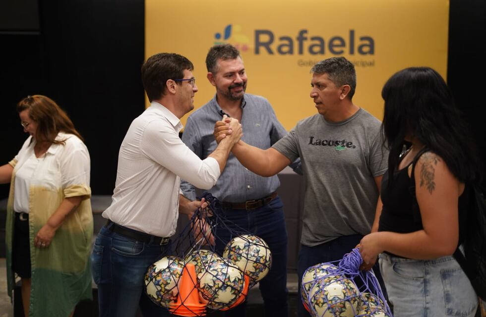 Viotti encabezó el acto de lanzamiento de los talleres Barriales