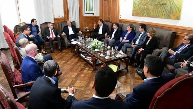 Jaldo se reunió con el jefe de Gabinete de la Nación, Juan Manzur y los ministros del Poder Ejecutivo provincial