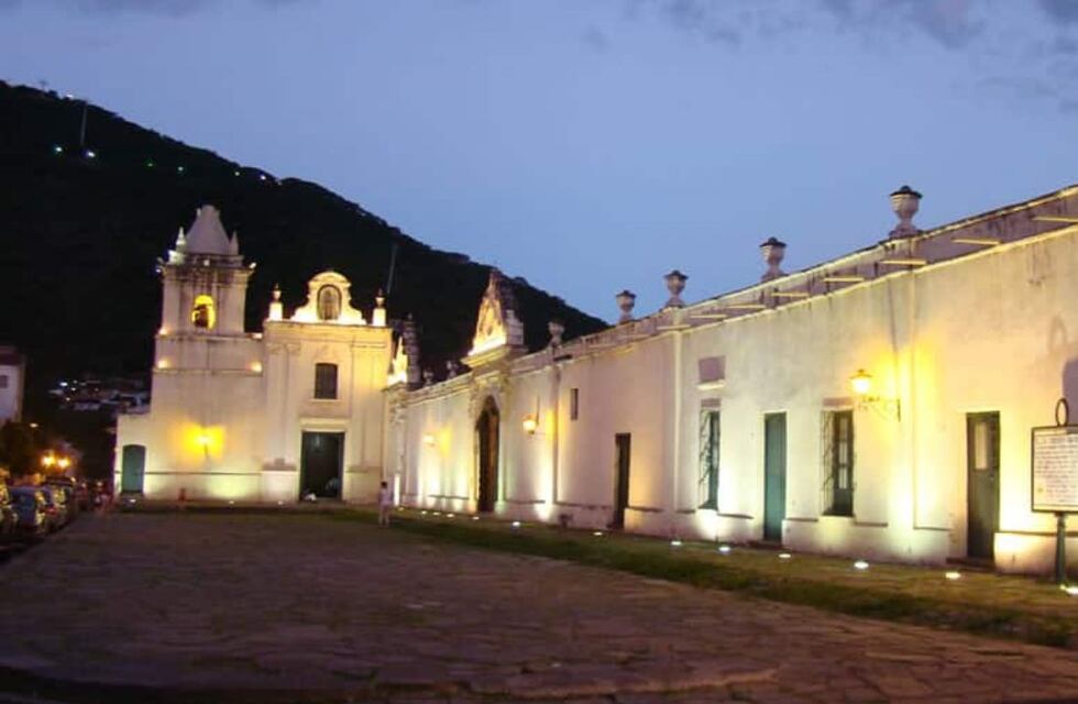 Fuerte operativo policial: denuncian al Convento San Bernardo por privación ilegitima de la libertad a una monja