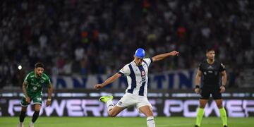 De penal, y con la cabeza puesta en Talleres, Federico Girotti anotó el 2-0 ante Sarmiento (Facundo Luque / La Voz).