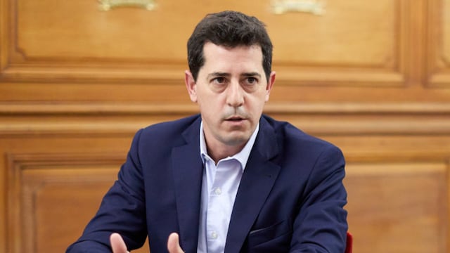 Wado de Pedro apuntó contra Aníbal Fernández.