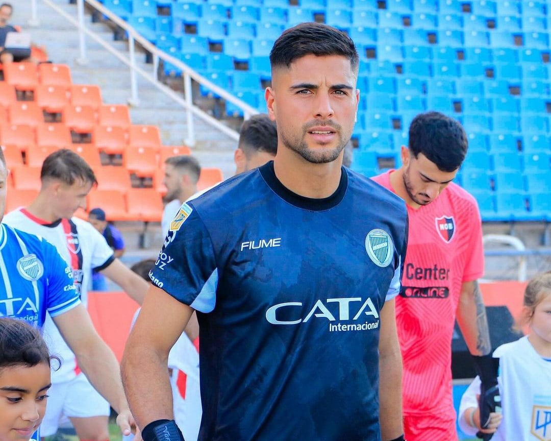 Franco Petroli, el arquerazo que tiene el Tomba.