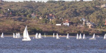 ID:6700893 Fin de semana largo. Turismo
competencia nacional de vela Villa Carlos Paz . Lago San Roque
Yanina Aguirre