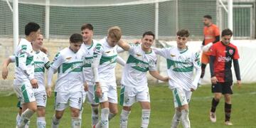 Bella Vista goleó a Sporting 4 a 1. (Foto:  Emilia Maineri - La Nueva).