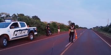 Los Helechos: dos hombres hospitalizados por despiste de una motocicleta.