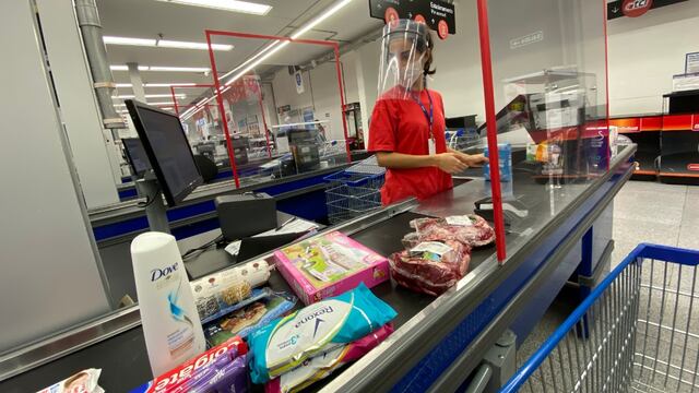 Compras en supermercados. (Foto: Clarín)