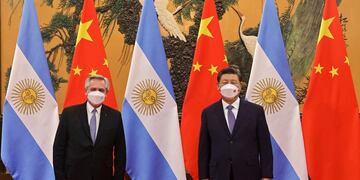 Alberto Fernández y el presidente de China, Xi Jinping. Foto: AP.