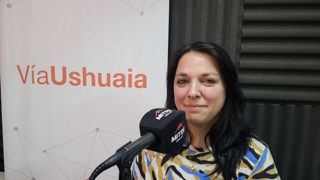 Nancy Jodurcha en  "La Hora Vía".