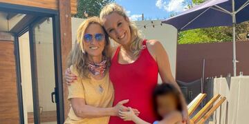 Karina Suárez junto a su hija Sol Fijo y su nieta.