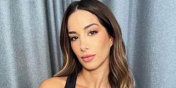 Estefi Berardi enamoró a todos con sus curvas al sol