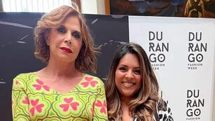 Julieta Cardozo junto a Ághata Ruiz de la Prada, compartiendo momentos en la Fashion Week de Durango (México).