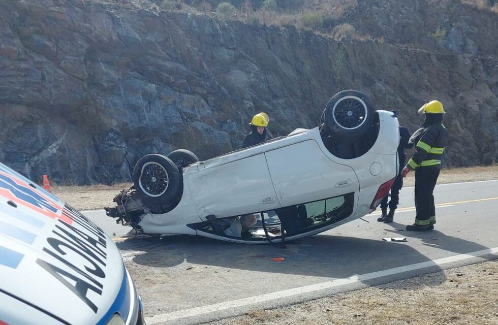 Volcó un auto camino a las Jarillas