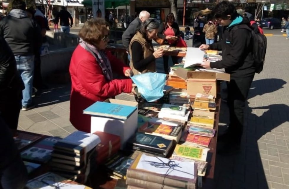 “Feria del Libro Usado” en Carlos Paz a beneficio de la Biblioteca Popular José H. Porto