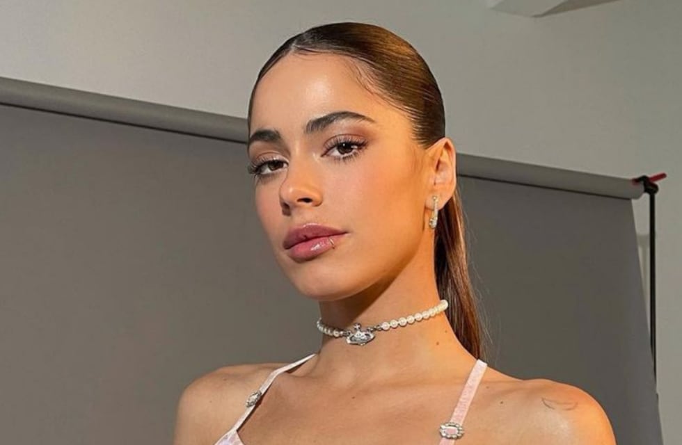 Tini Stoessel posó desde una cascada con solo un top de cadenas y el video se hizo viral