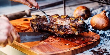 La receta de salmuera para hacer un asado sabroso.