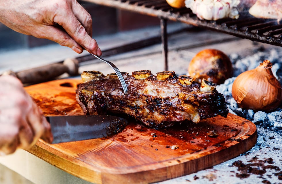 Cómo hacer la mejor salmuera para el asado: la receta ideal para las Fiestas