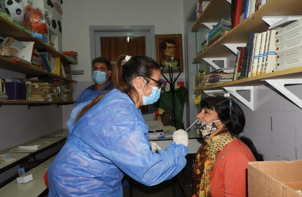 Realizan test rápidos de COVID en escuelas de Coronel Rosales