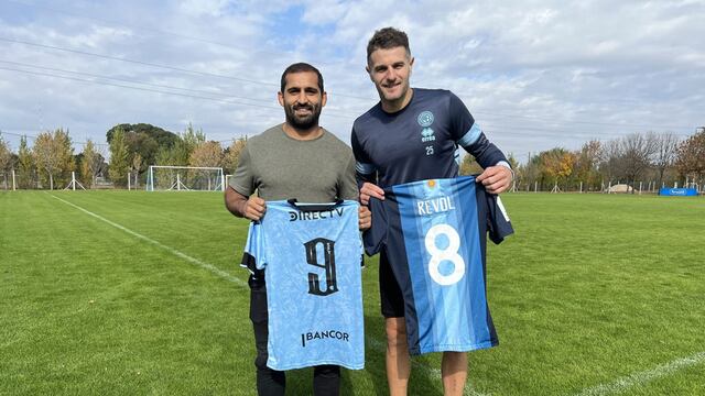 De capitán a capitán, Gastón Revol y Pablo Vegetti intercambiaron camisetas (Prensa Belgrano).
