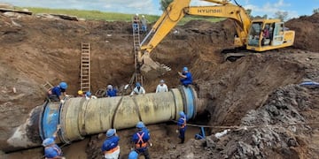 Aguas Cordobesas comenzó la colocación del nuevo tramo.