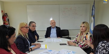 El programa "ERSEPT en Municipios y Comunas" busca federalizar los servicios y mejorar la atención a los usuarios en toda la provincia.