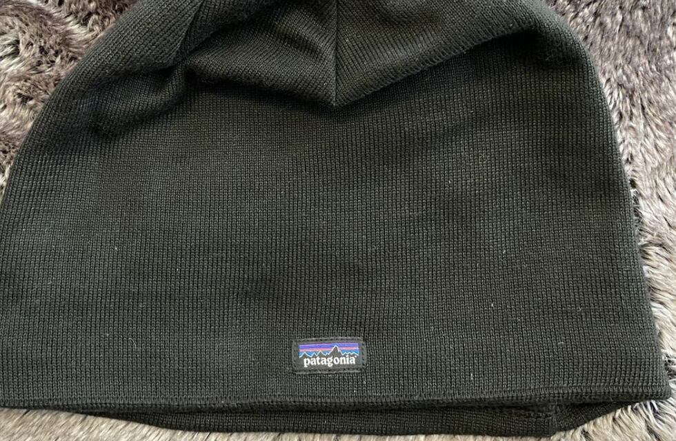 ¿Conviene comprar en Chile?: esto es lo que cuesta un gorro de nieve Patagonia