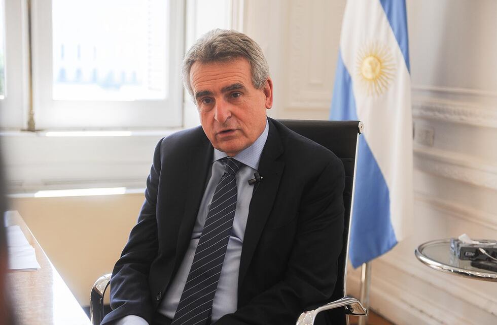 Agustín Rossi dijo que si Alberto Fernández no se presenta para la reelección, evaluará la posibilidad de ser candidato