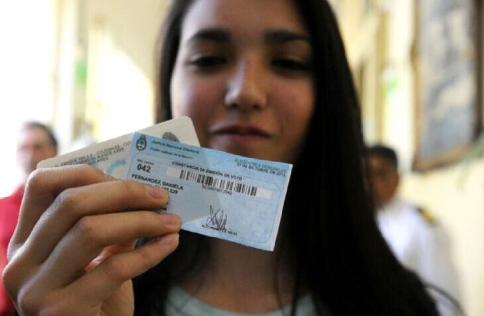 Elecciones 2023 en Santa Fe: el voto joven superó el debut en las PASO provinciales