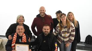 Reconocimiento del Festival de Teatro de Rafaela a Roberto Schneider