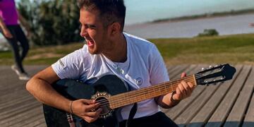 Tomás Barrientos cautivó a todos en su audición a ciegas y se sumó al equipo de Ricardo Montaner.