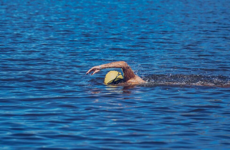 Una cordobesa superó el cáncer y ahora busca competir en una reconocida prueba de aguas abiertas