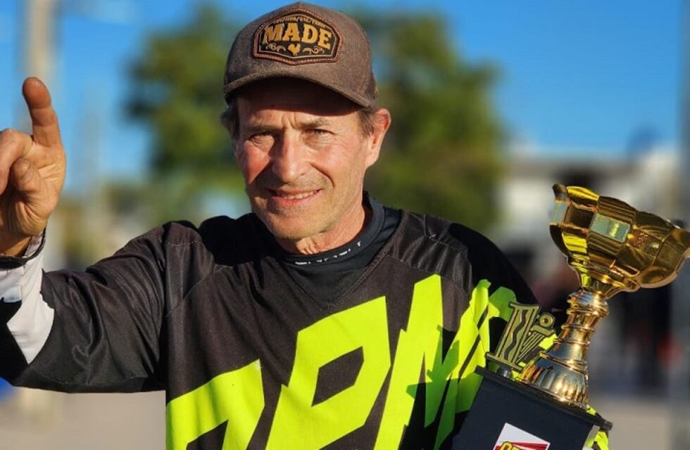 Automovilismo cordobés: Roberto Tolosa cumple 70 años y los celebra corriendo con su Fiat 600