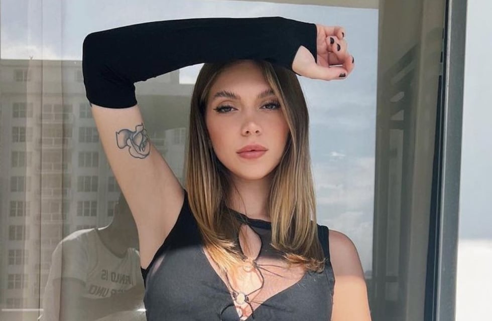 Con una microbikini blanca, Sasha Ferro deslumbra a bordo de un crucero en Río de Janeiro
