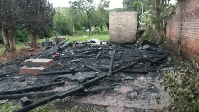 Un voraz incendio consumió por completo una vivienda en Eldorado.