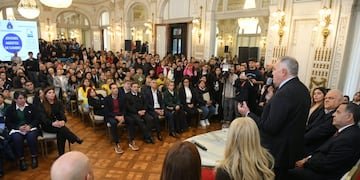 Iglesias, ONGs y el gobierno de Osvaldo Jaldo unirán fuerzas para prevenir y acompañar a jóvenes en situación de consumo.