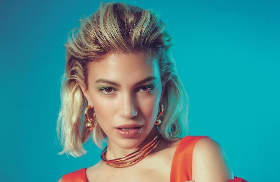 ¡A puro rock! Stefi Roitman se puso una campera de jean y posó para la cámara: “Pa lo que viene”