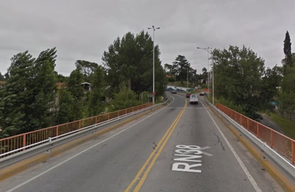 Realizan tareas de mantenimiento en el Puente Negro