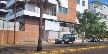 Trágico accidente laboral en Posadas: un joven obrero falleció tras caer de un cuarto piso.