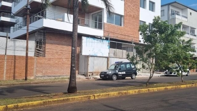 Trágico accidente laboral en Posadas: un joven obrero falleció tras caer de un cuarto piso.