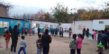 La Escuelita, se encuentra sobre calle Guiñazu entre Alberti y Hermana Isidra.