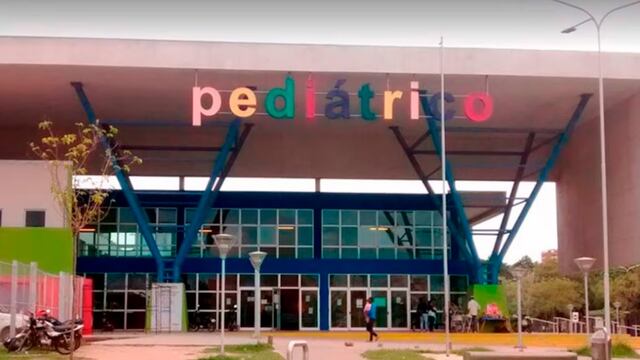 Allí está el niño que consumió la droga.