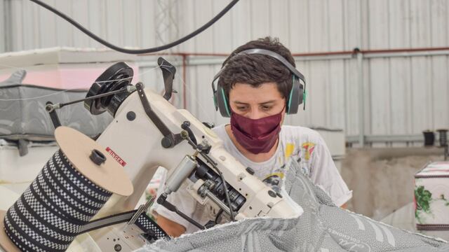 El crecimiento en la generación de puestos de trabajo es del 1,53% en términos desestacionalizados.