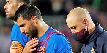 El jugador del Barcelona se retiró del partido contra el Alavés luego de sentir dolor en el pecho. / Gentileza