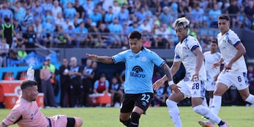 Nicolás Fernández, quien es el goleador del Pirata, estaría desde el inicio ante Estudiantes (Prensa Belgrano).