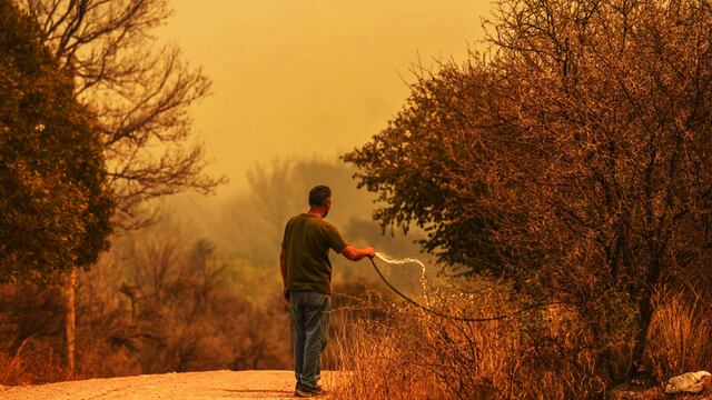 Incendios en Córdoba. Las llamas, en Capilla del Monte, Valle de Punilla. (La Voz)