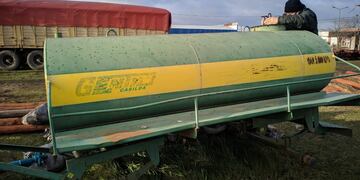 Recuperaron un acoplado que almacena combustible en Tandil.