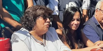 La dirigente Silvia Vélez, de la Adep, y la interventora del Cedems, Amelia De Dios.